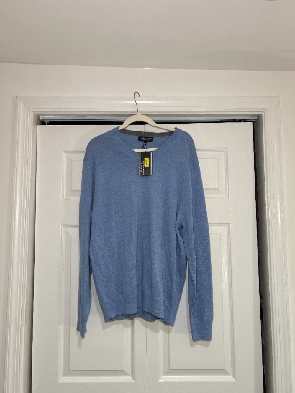 Roundtree & Yorke Cashmere Sweater
